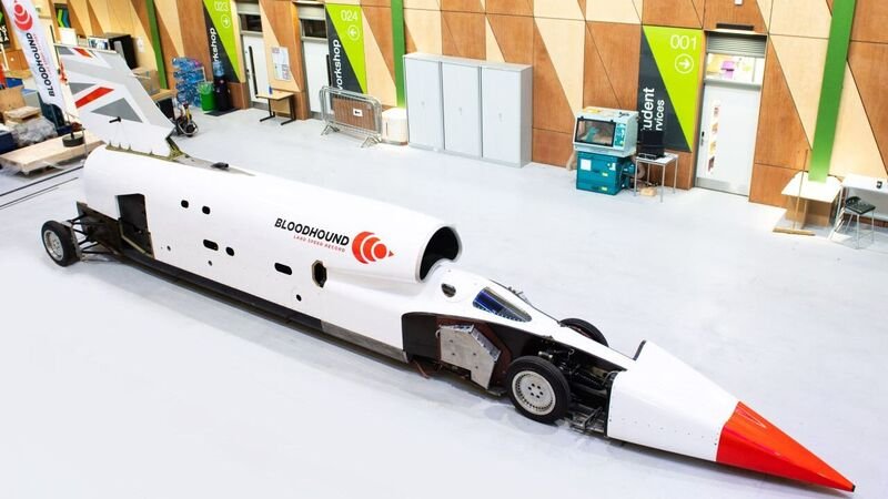 Bloodhound LSR, obiettivo 1.690 km/h per la prossima candidata ad auto pi&ugrave; veloce del pianeta