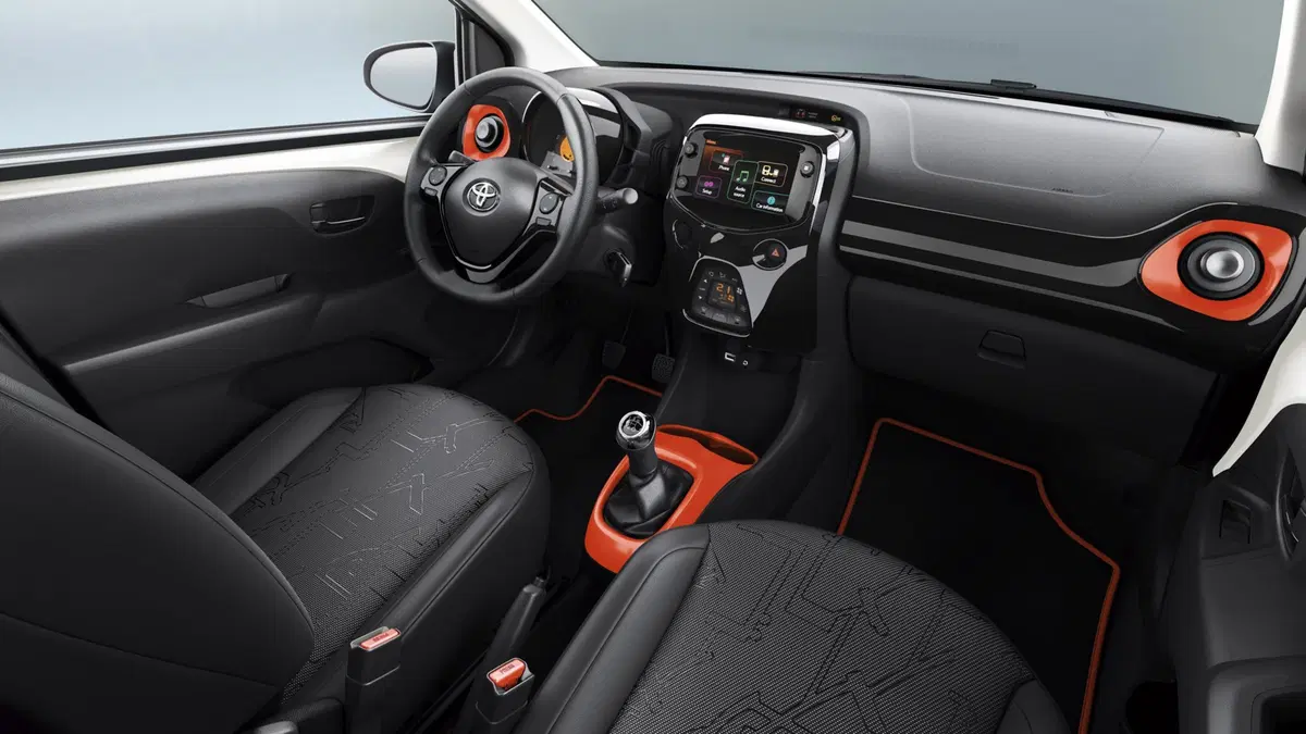 Toyota Aygo Connect 1.0 VVT-i 72 CV 5 porte x-cool (22)