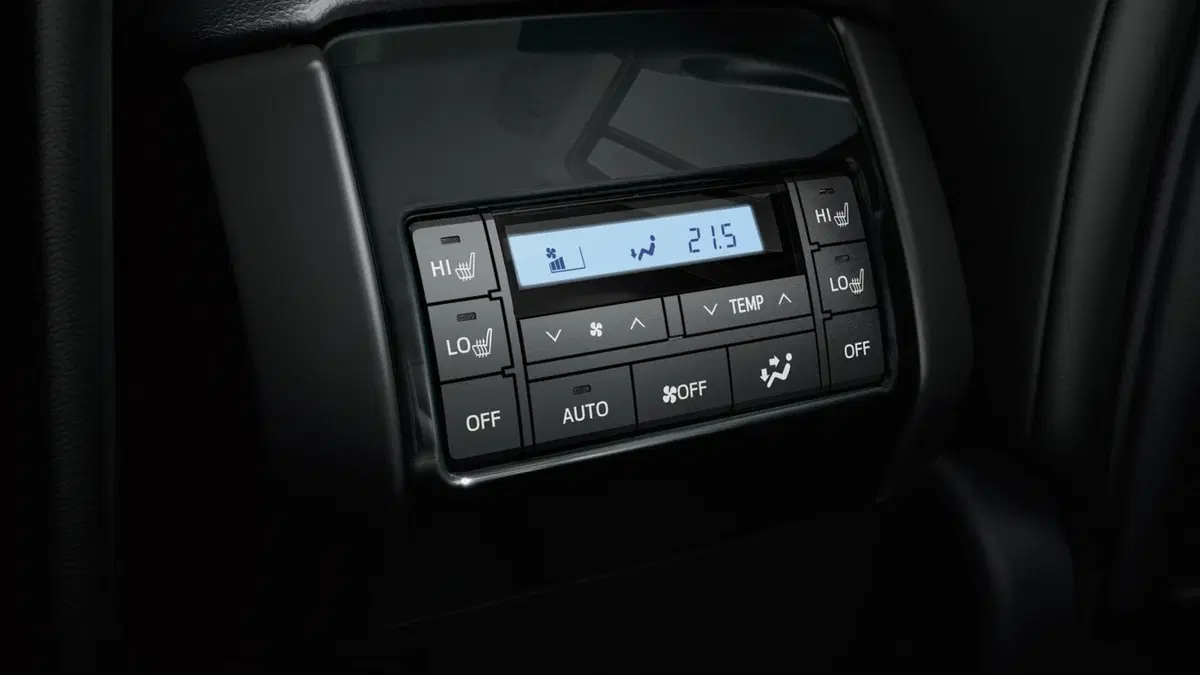 Toyota Land Cruiser 2.8 D4-D A/T 3 porte Lounge+ (35)