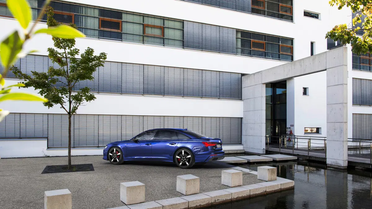 Audi A6 55 TFSI e quattro: ibrida plug-in da 367 CV (2)
