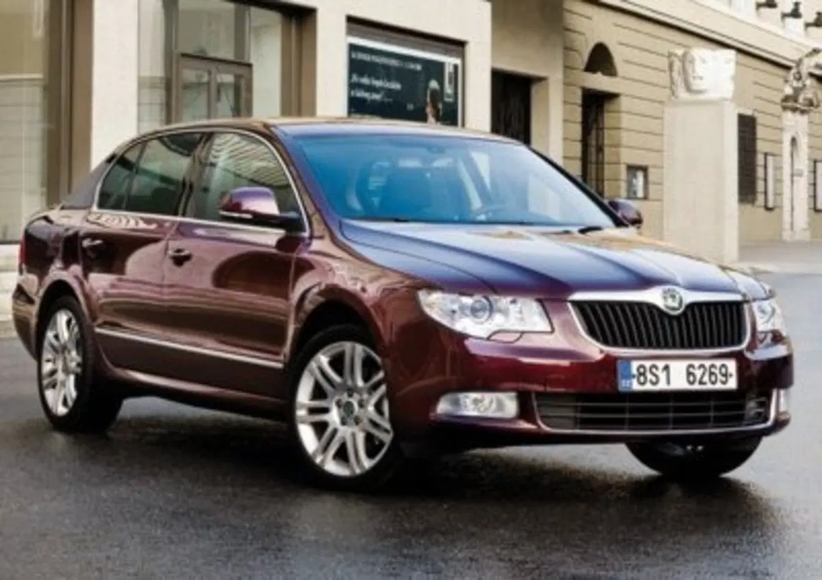 La Skoda Superb spegne 85 candeline! (2)