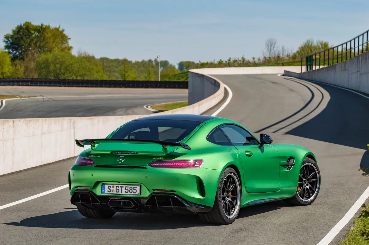 Mercedes-Benz AMG GT R (2016-22) (9)