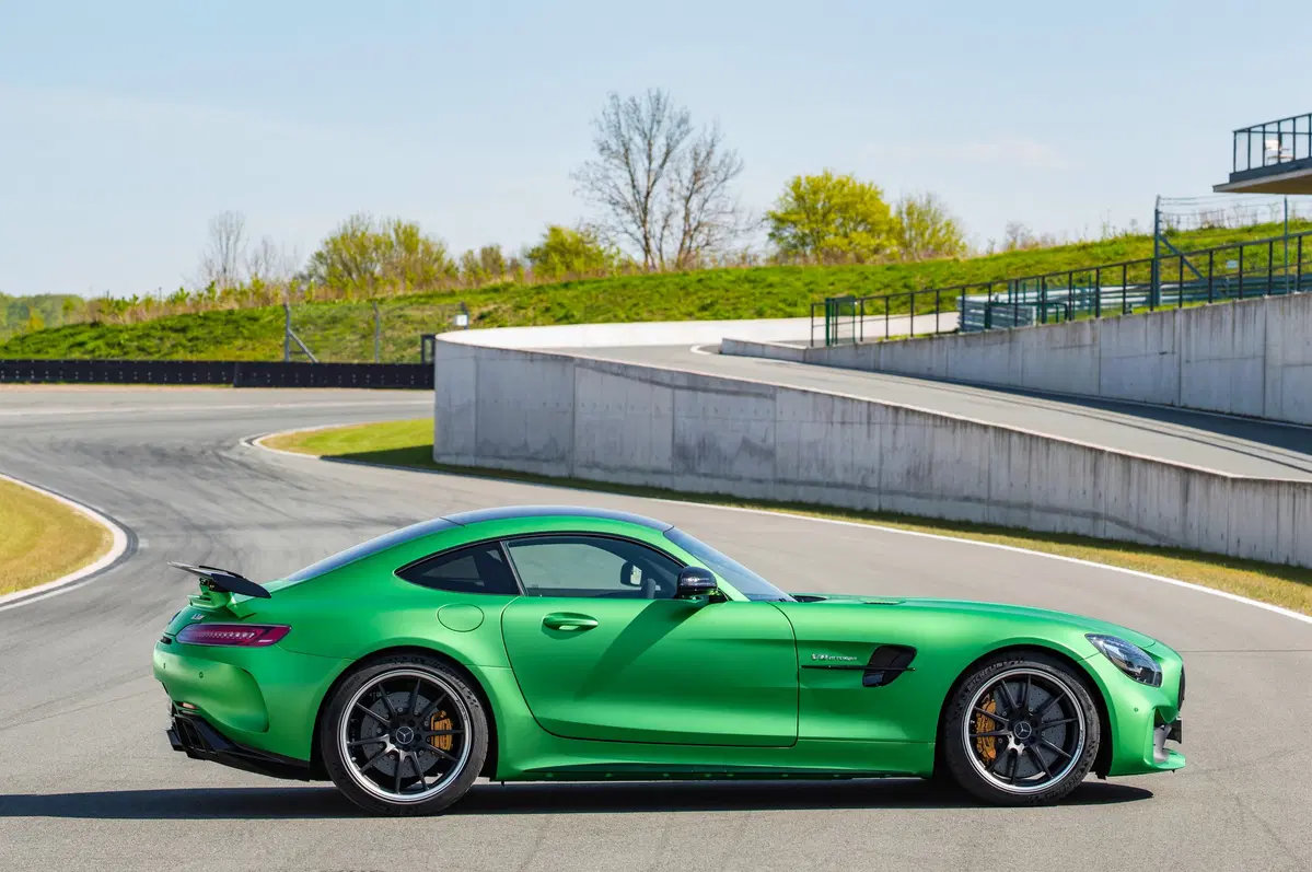 Mercedes-Benz AMG GT R (2016-22) (2)