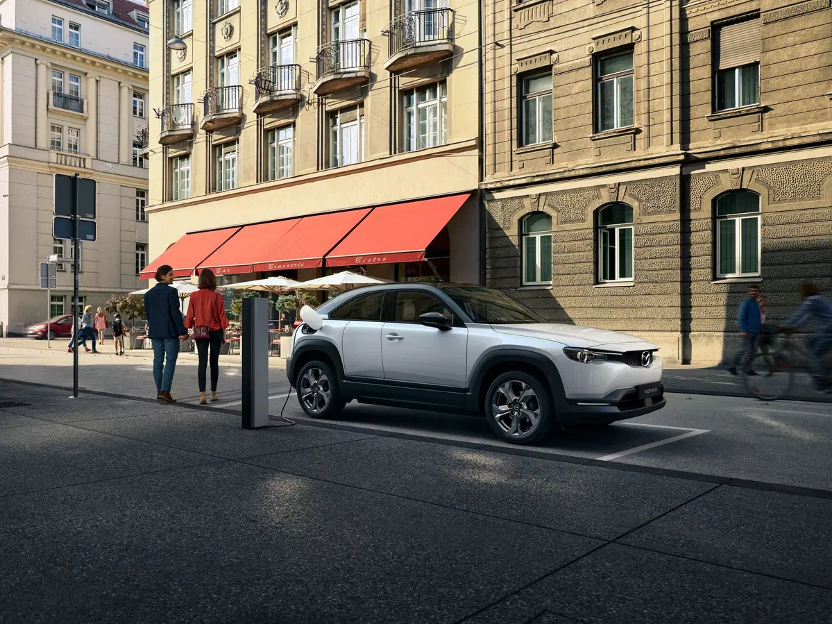 Mazda MX-30: la prima elettrica del Marchio al Salone di Tokyo 2019 (6)