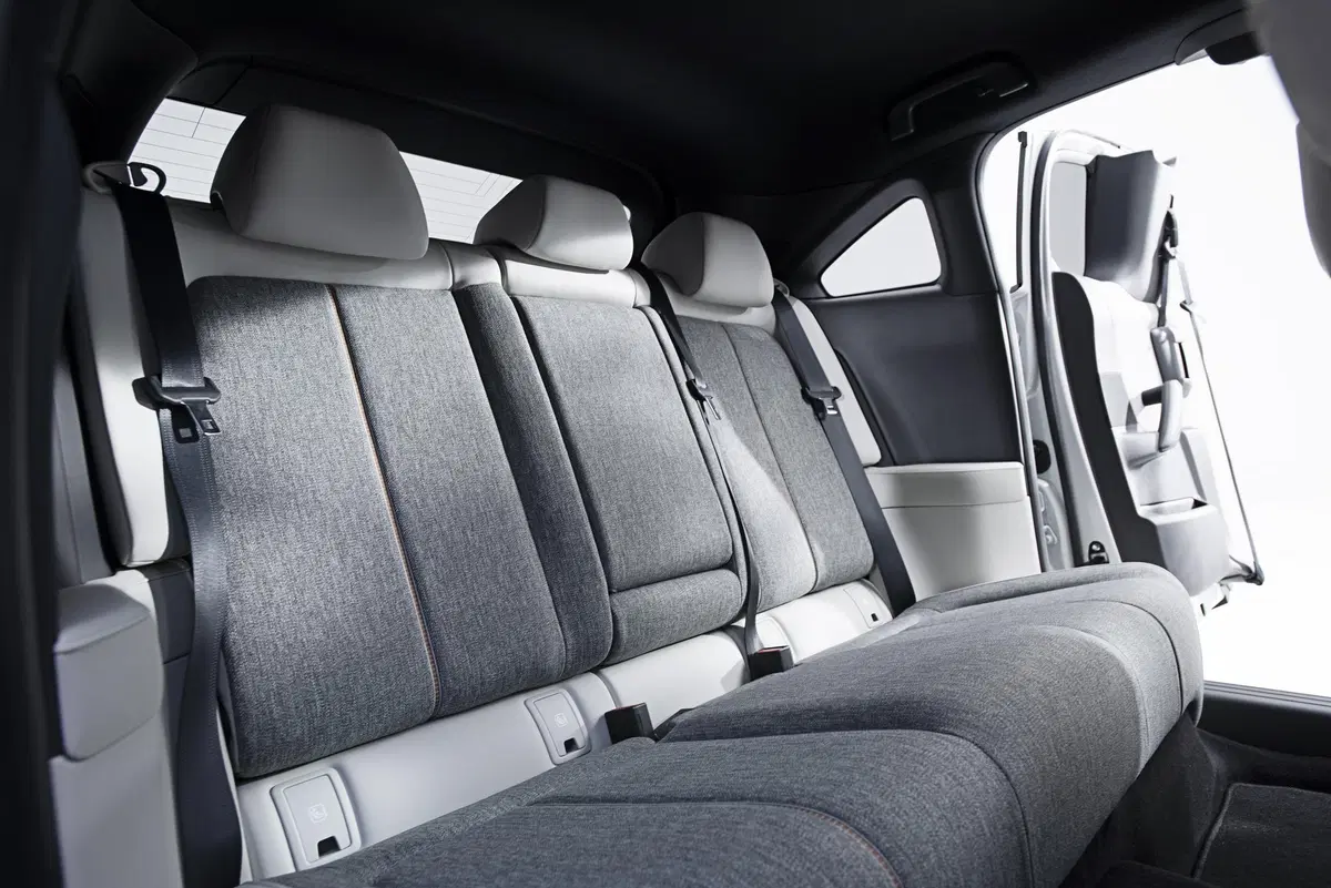 Mazda MX-30: la prima elettrica del Marchio al Salone di Tokyo 2019 (16)