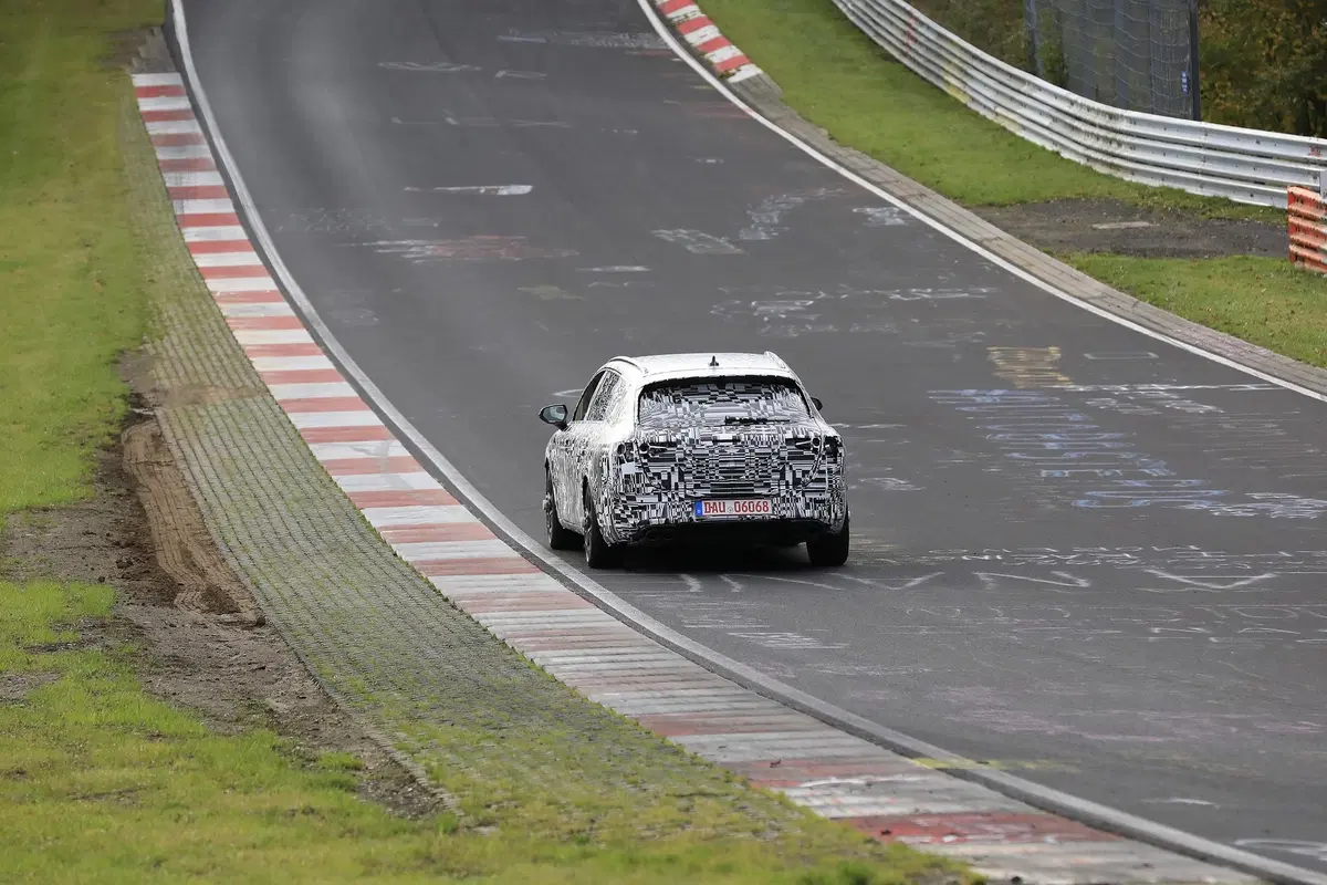 Cupra Leon ST: attesa la station wagon sportiva [Foto spia] (6)