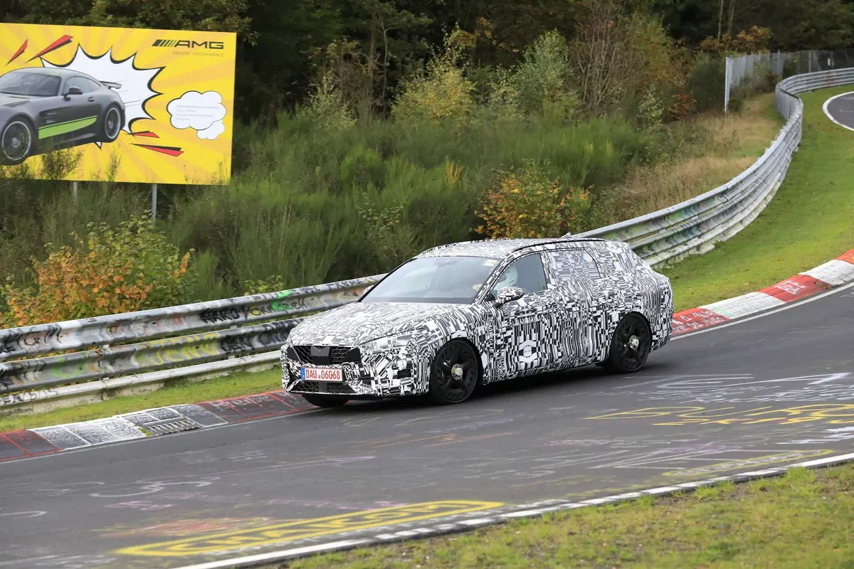 Cupra Leon ST: attesa la station wagon sportiva [Foto spia] (8)