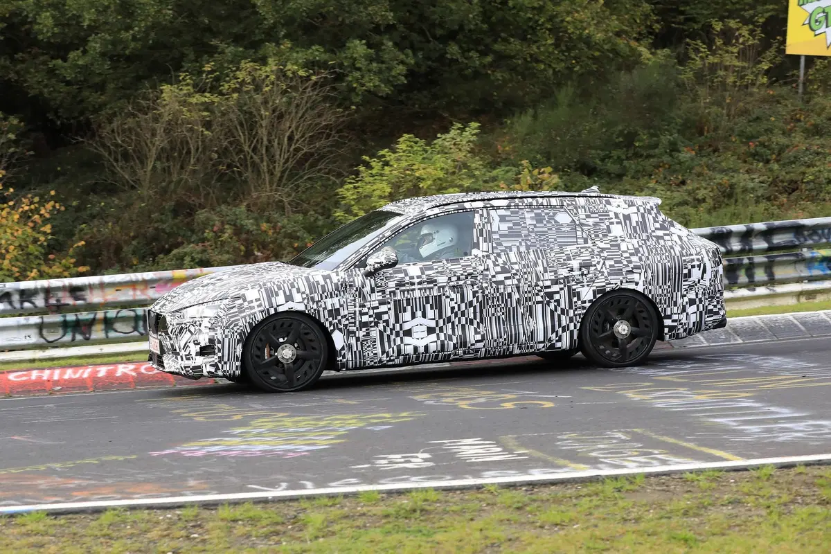 Cupra Leon ST: attesa la station wagon sportiva [Foto spia] (10)