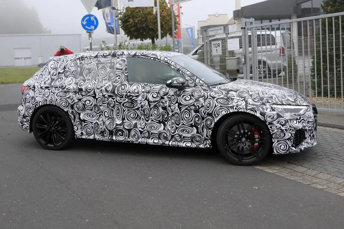 Audi RS3 2020, le foto spia (3)