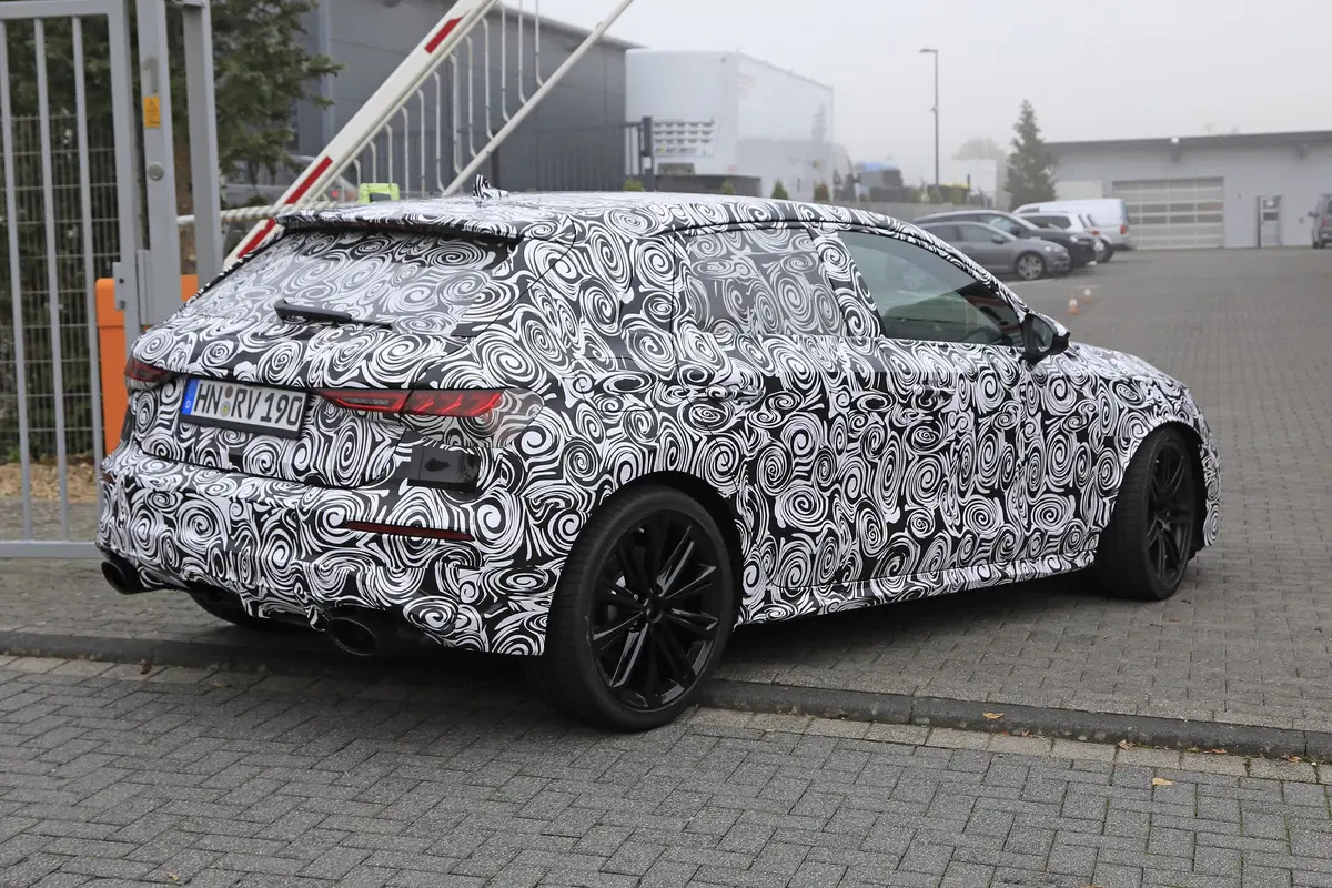 Audi RS3 2020, le foto spia (9)