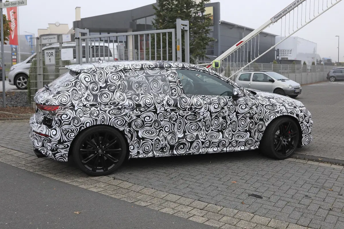 Audi RS3 2020, le foto spia (10)