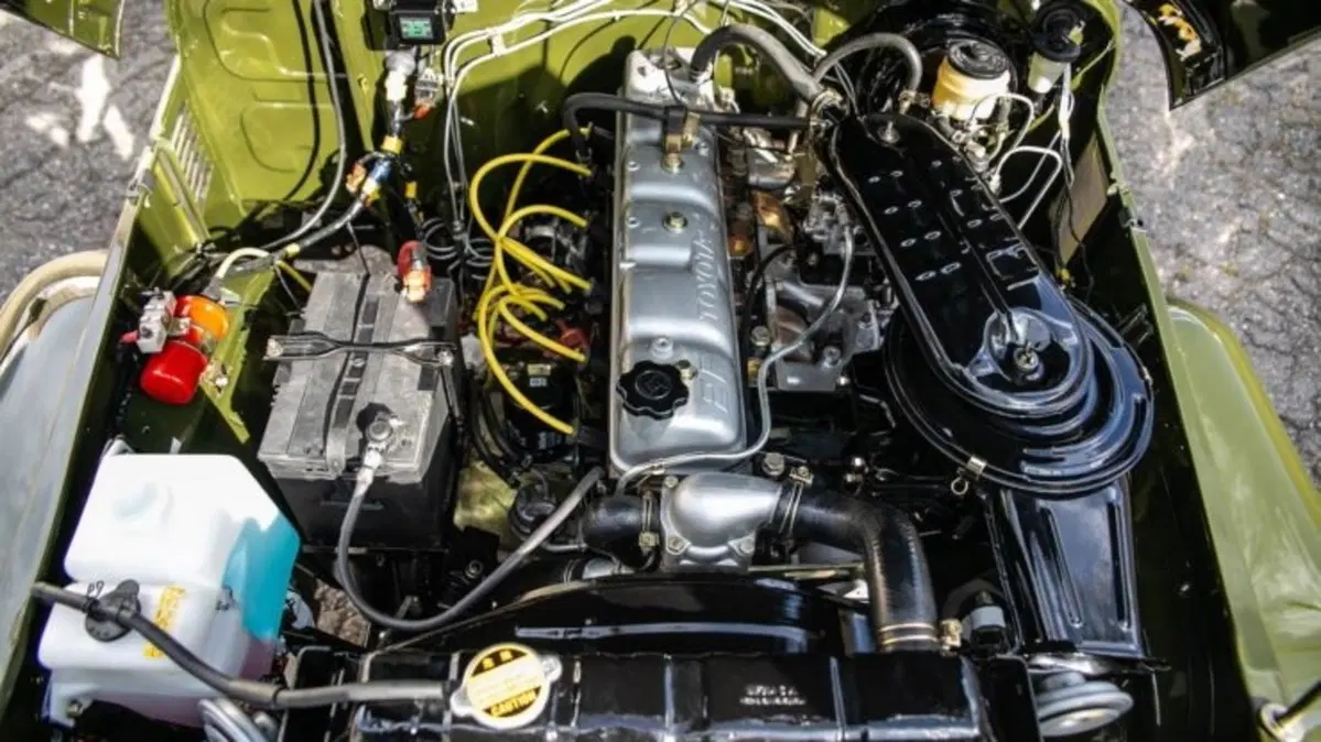 Toyota FJ45 Land Cruiser: un esemplare del 1983 in forma smagliante (7)
