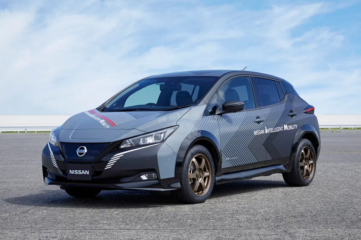Nissan Leaf e+, il prototipo con doppio motore e All-Wheel Control (7)