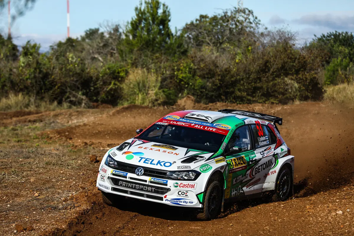 WRC 2019. Spagna Catalunya. Appena partiti. Messaggio Meeke (Toyota) (9)