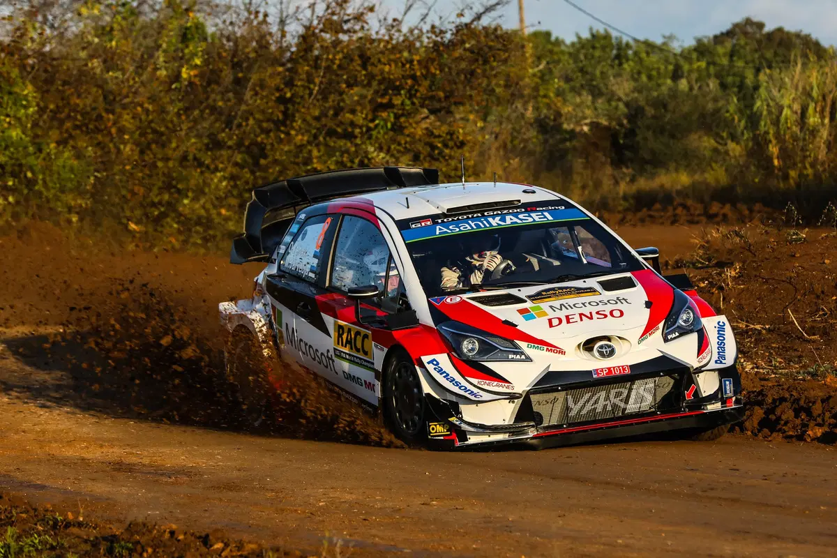 WRC 2019. Spagna Catalunya. Appena partiti. Messaggio Meeke (Toyota) (12)