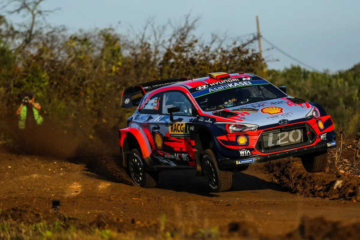 WRC 2019. Spagna Catalunya. Appena partiti. Messaggio Meeke (Toyota) (13)