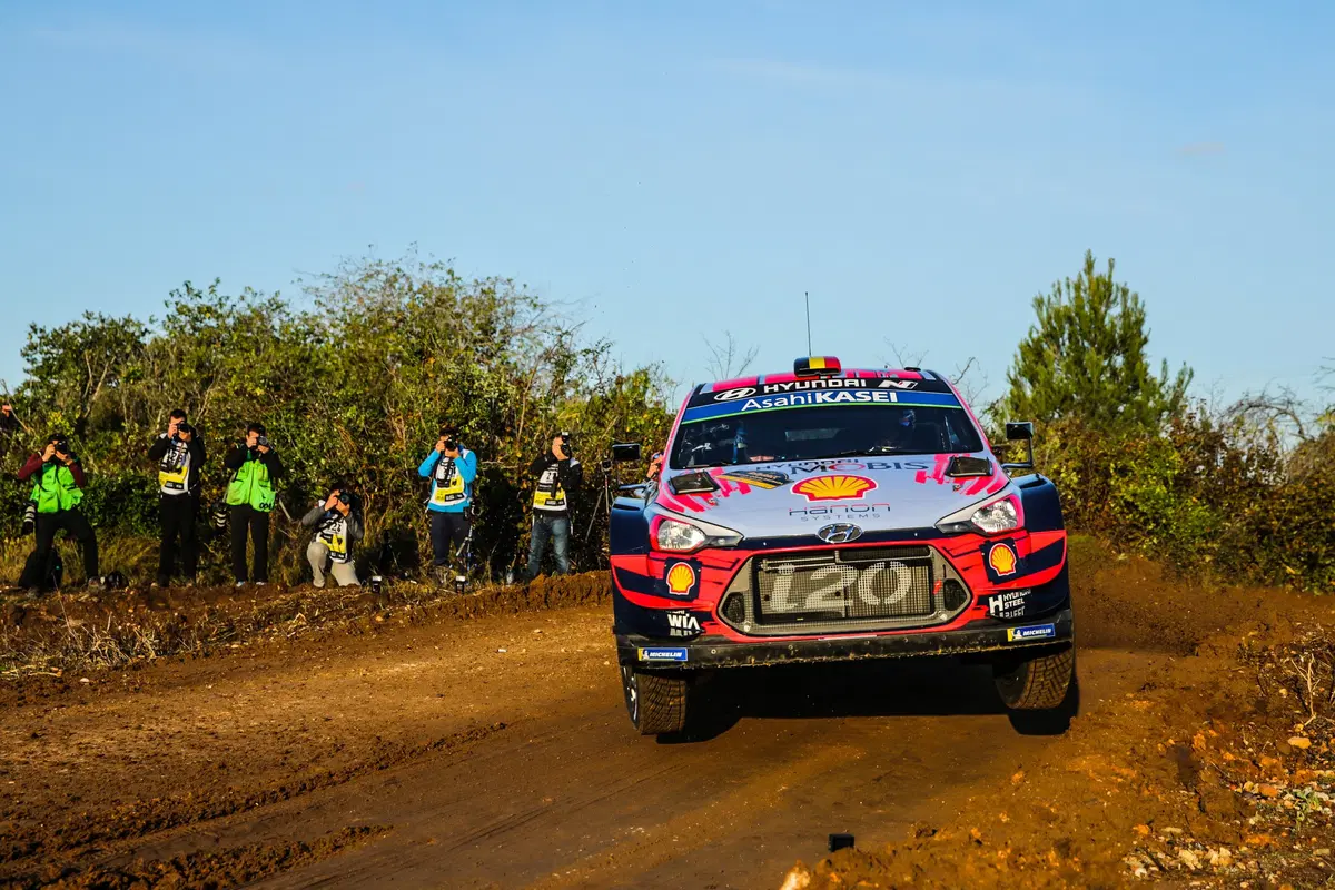 WRC 2019. Spagna Catalunya. Appena partiti. Messaggio Meeke (Toyota) (14)