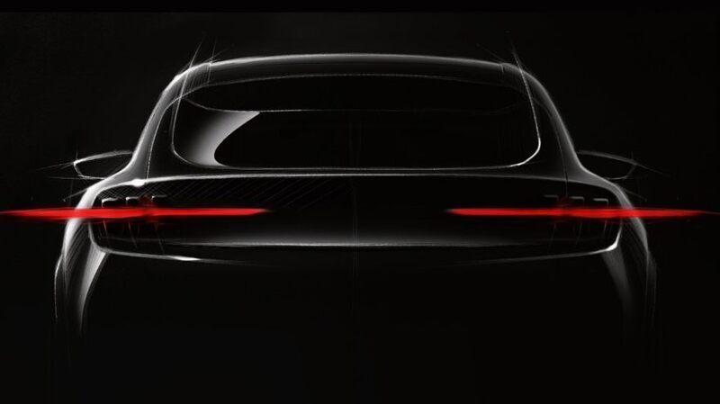 La prima immagine teaser del SUV Coup&eacute; elettrico by Ford