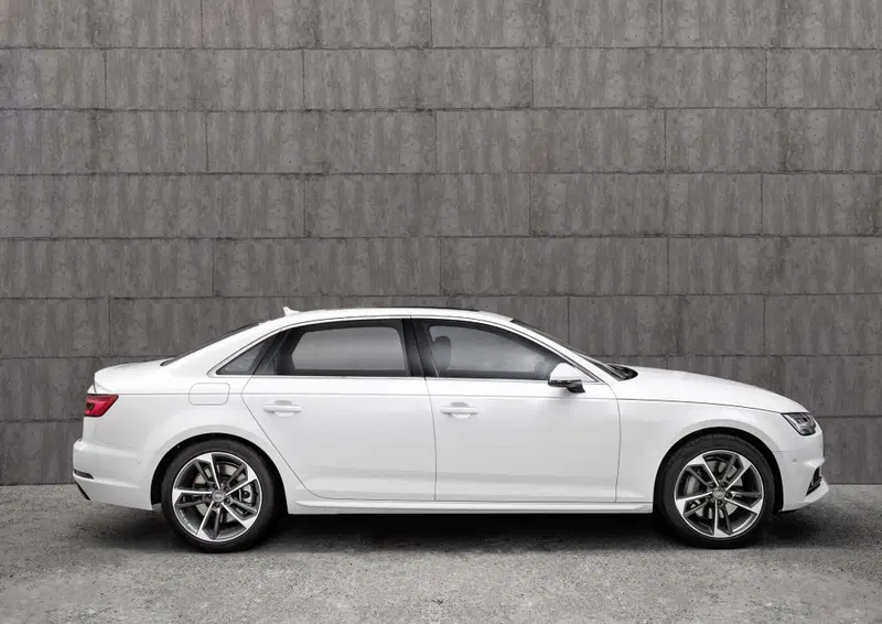 Solo in Cina Audi commercializza la A4 L, una A4 berlina con un passo pi&ugrave; lungo di 8 cm