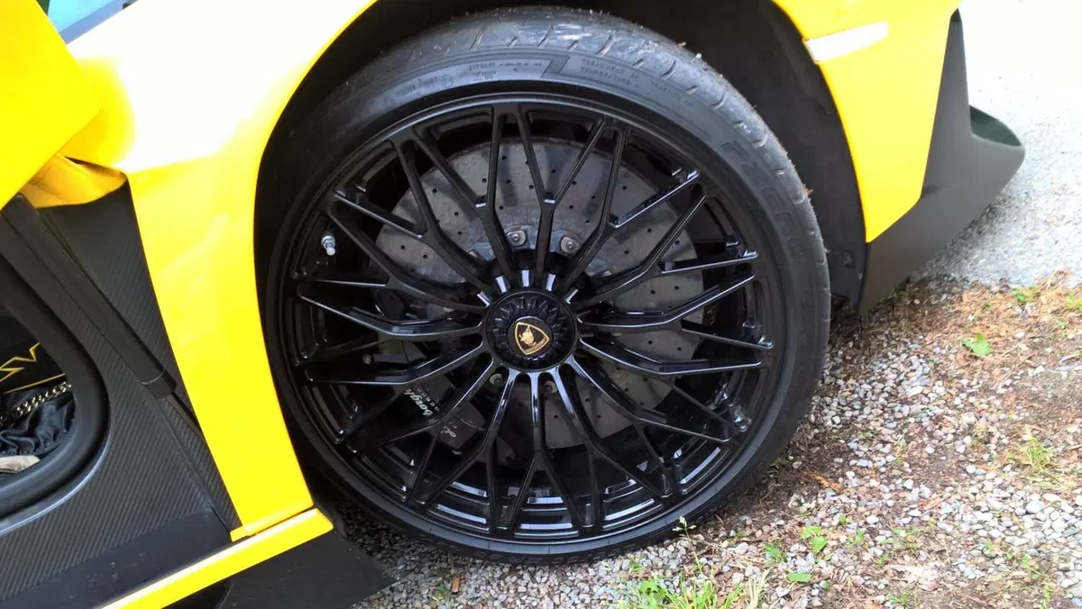 Lamborghini Aventador SV [Video] (12)