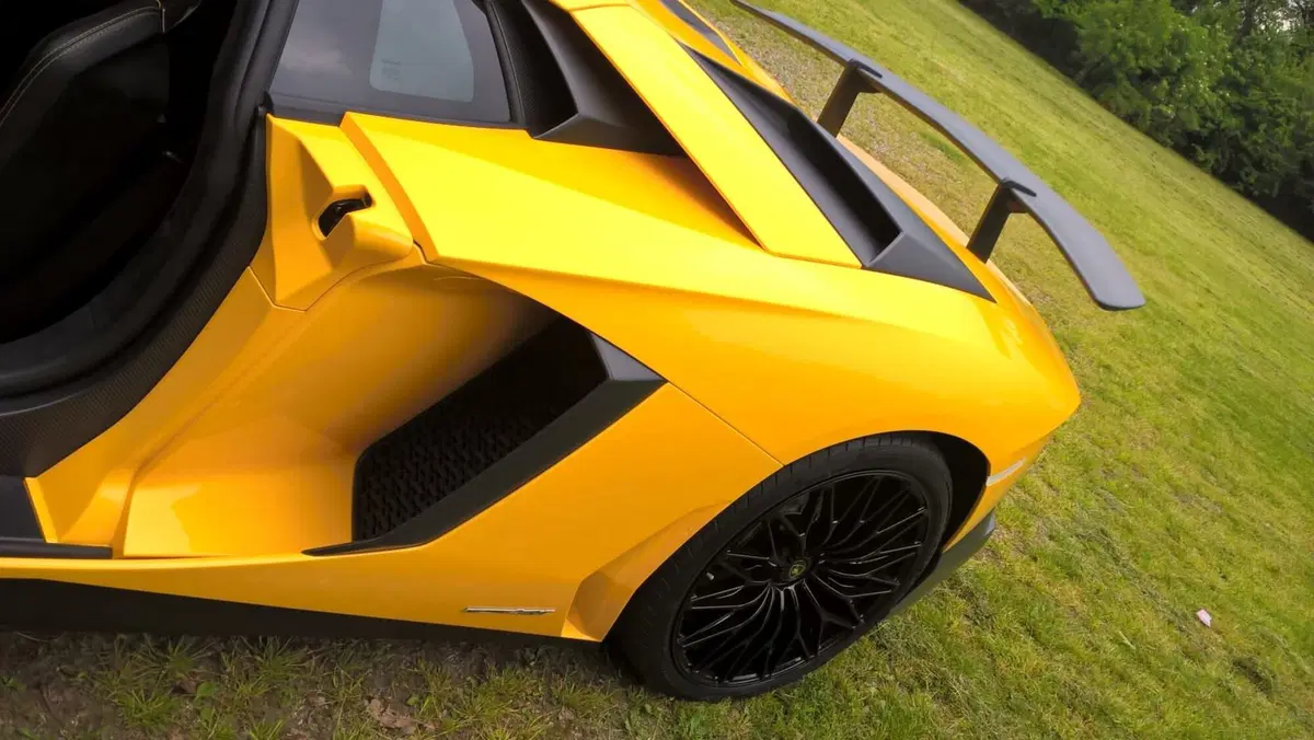 Lamborghini Aventador SV [Video] (11)