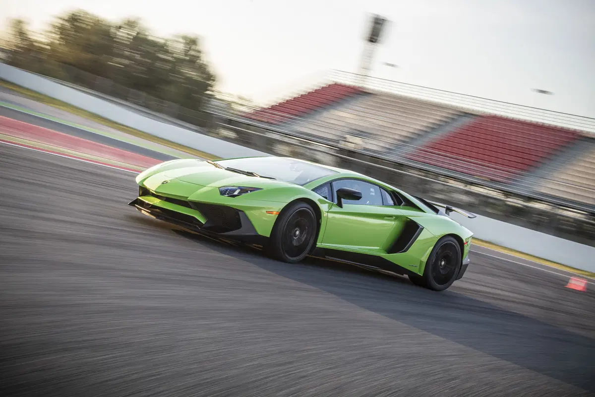 Lamborghini Aventador SV [Video] (2)