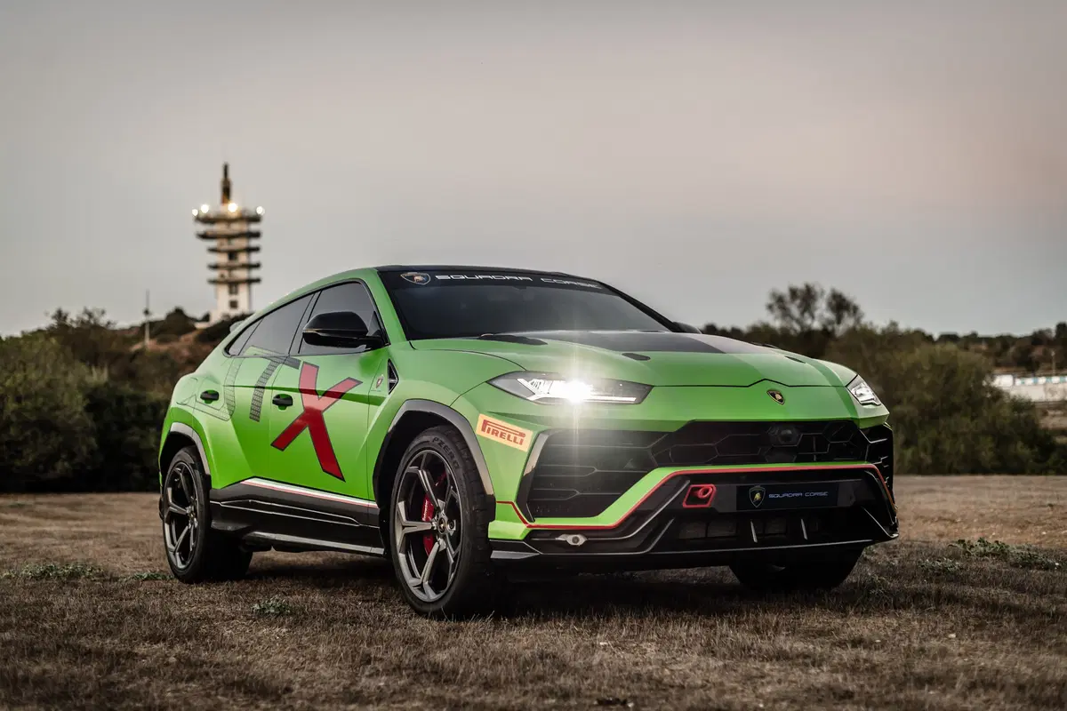 Lamborghini Urus ST-X, ecco il Super SUV da corsa. Debutto fine 2020