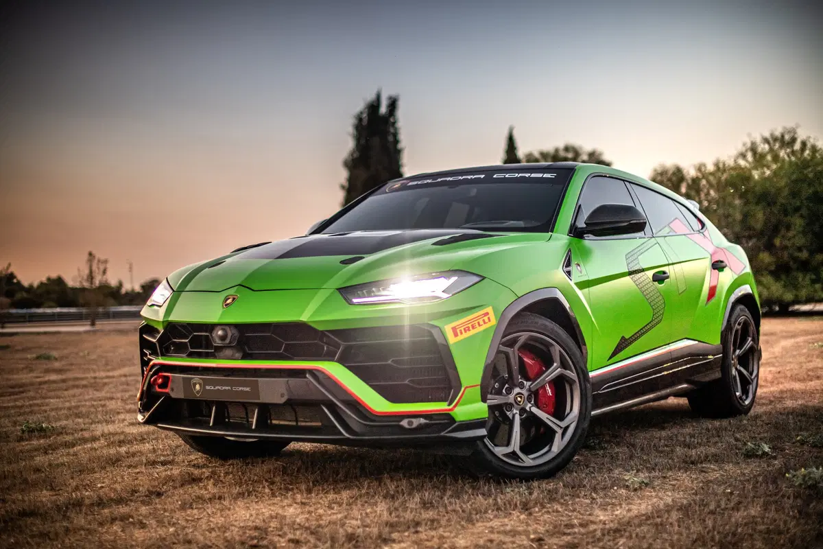 Lamborghini Urus ST-X, ecco il Super SUV da corsa. Debutto fine 2020 (2)