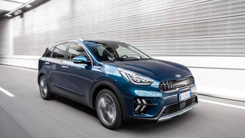 L'auto ibrida che incuriosisce Robert De Niro? Crossover Kia Niro 2019 [Video &amp; Gallery]