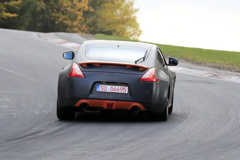 La Nissan 370Z potrebbe aggiornarsi per fronteggiare la Supra
