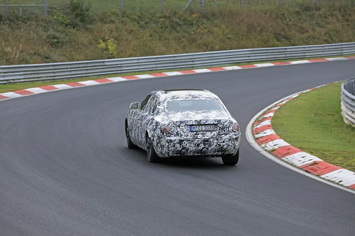 Rolls-Royce Ghost: la nuova generazione al Ring [Foto spia] (3)