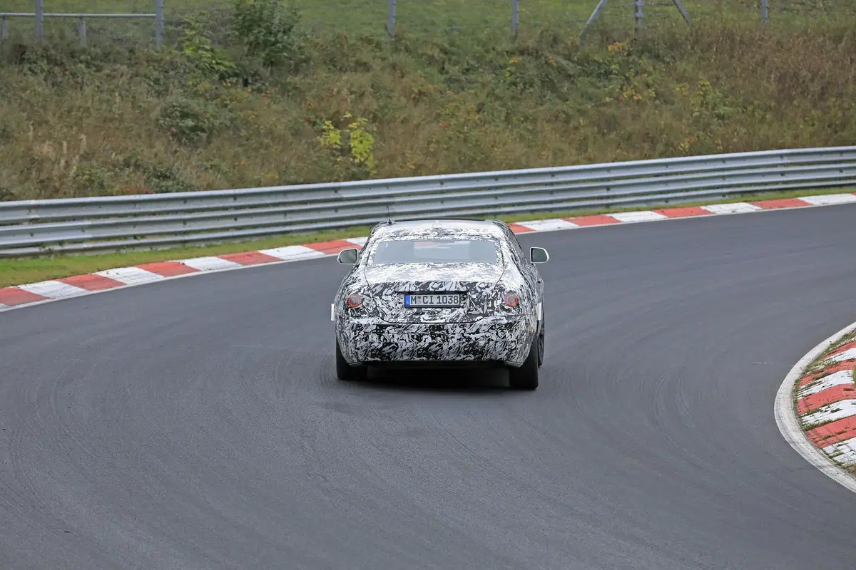 Rolls-Royce Ghost: la nuova generazione al Ring [Foto spia] (11)