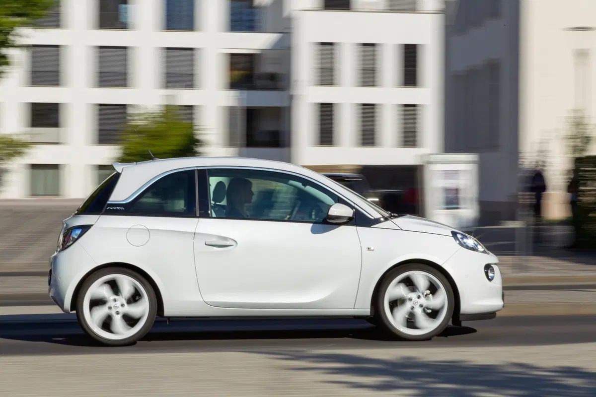 Opel Adam 1.2 70 CV Slam (19)