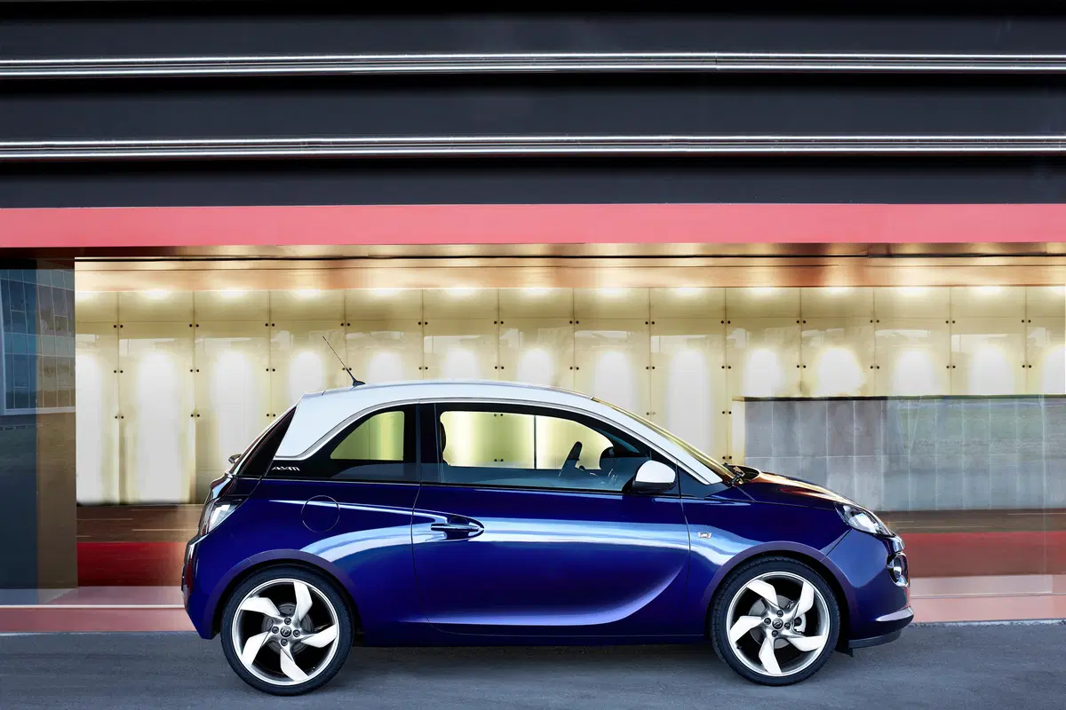 Opel Adam 1.2 70 CV Slam (10)