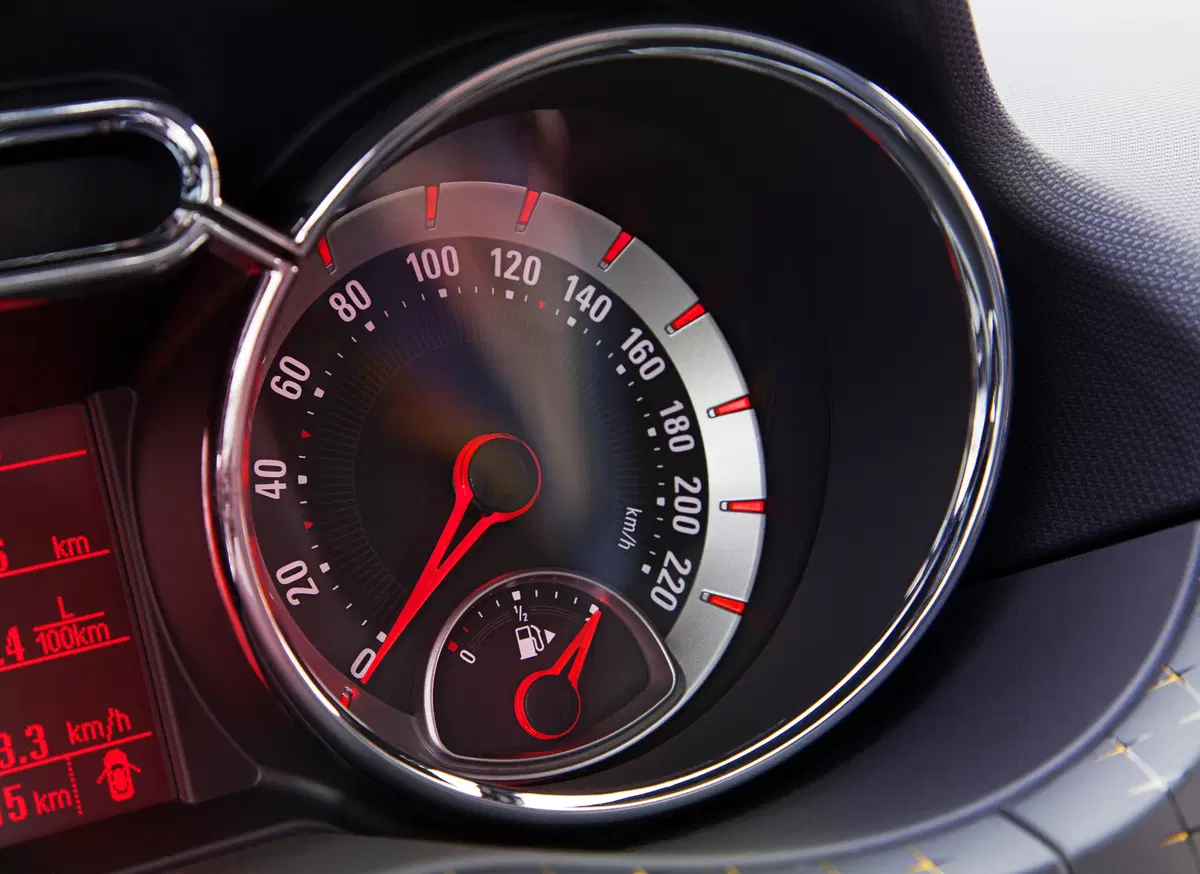 Opel Adam 1.2 70 CV Slam (14)