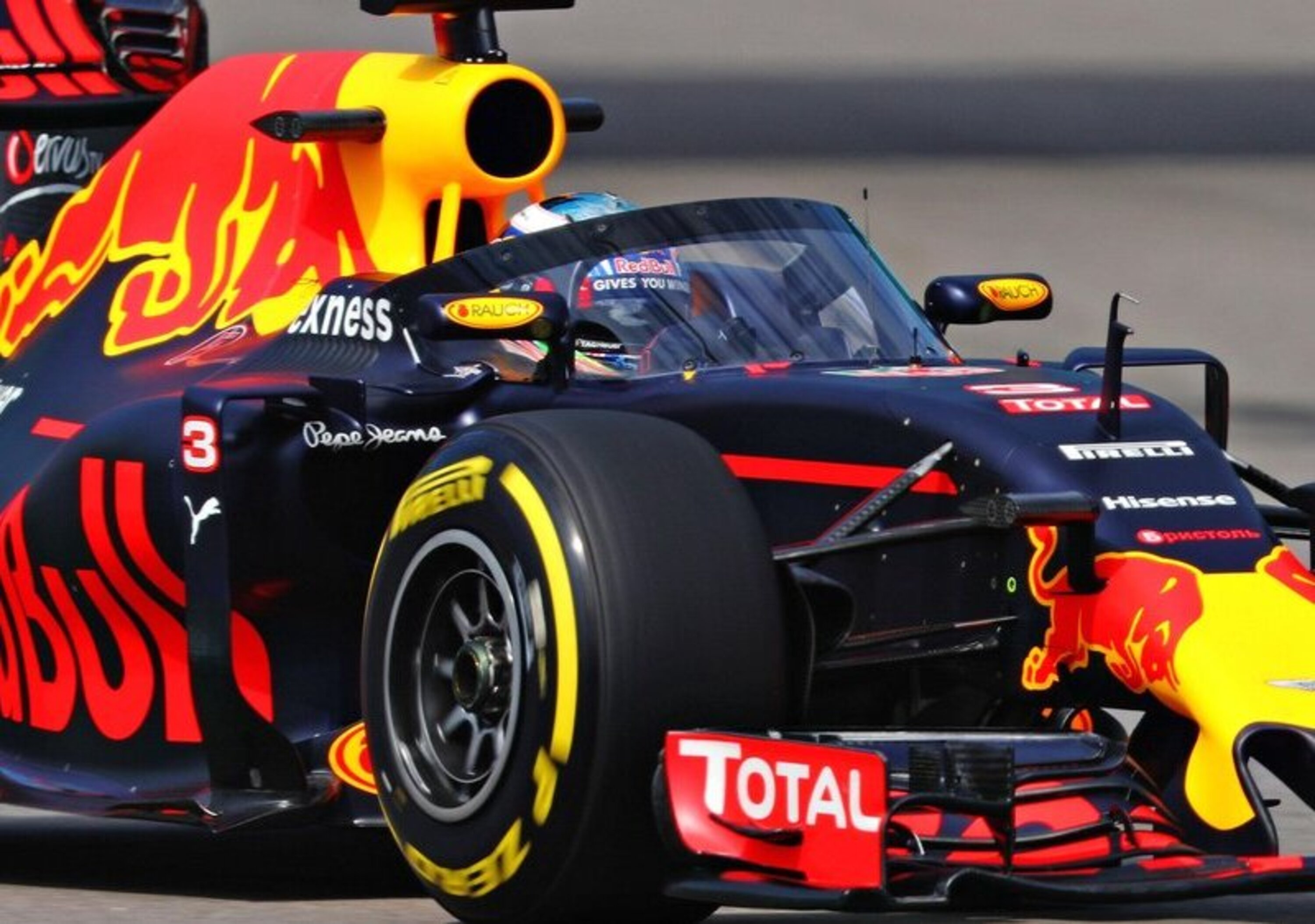 Formula 1: a Sochi debutta la Red Bull col &ldquo;cupolino&rdquo;