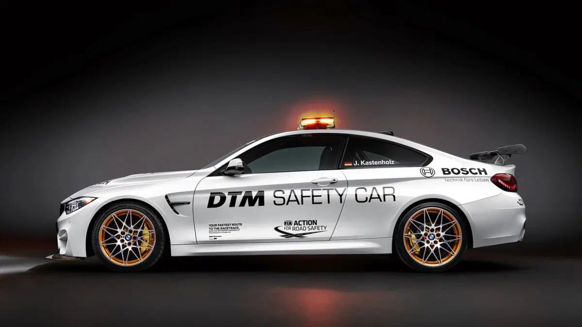 DTM: la BMW M4 GTS è la safety car 2016 (4)