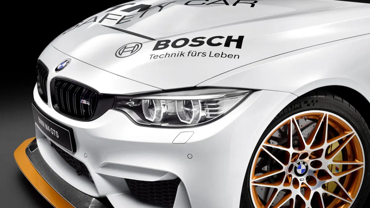 DTM: la BMW M4 GTS è la safety car 2016 (7)