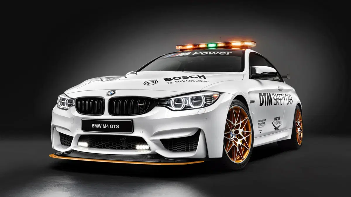 DTM: la BMW M4 GTS è la safety car 2016 (12)