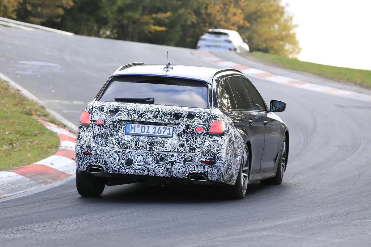 BMW Serie 5 restyling, le foto spia (2)