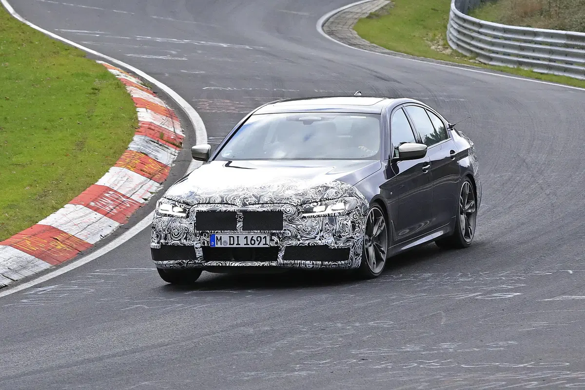BMW Serie 5 restyling, le foto spia (9)