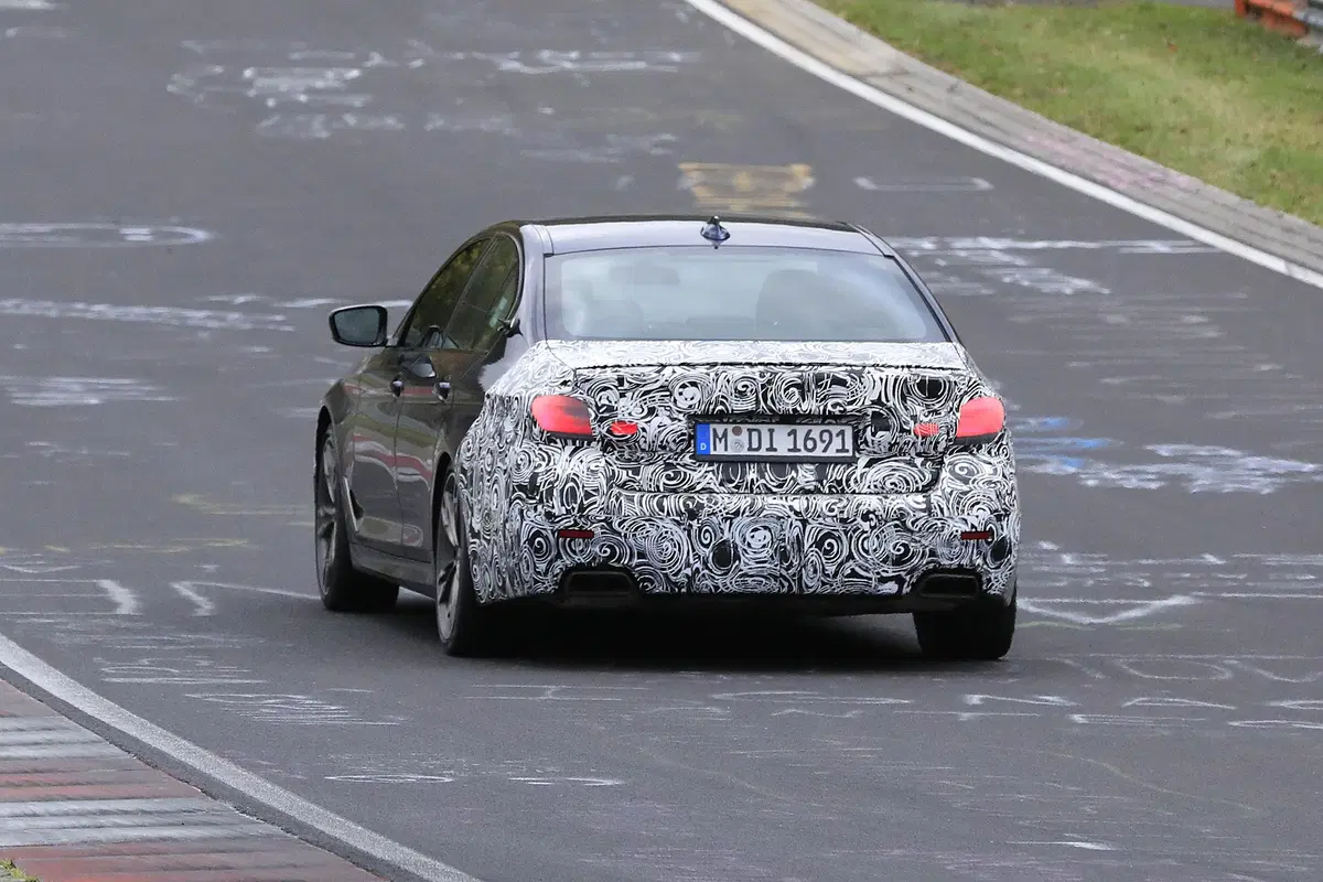 BMW Serie 5 restyling, le foto spia (18)