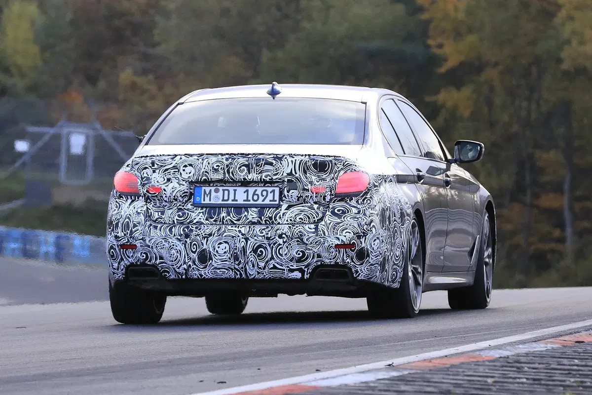 BMW Serie 5 restyling, le foto spia (27)