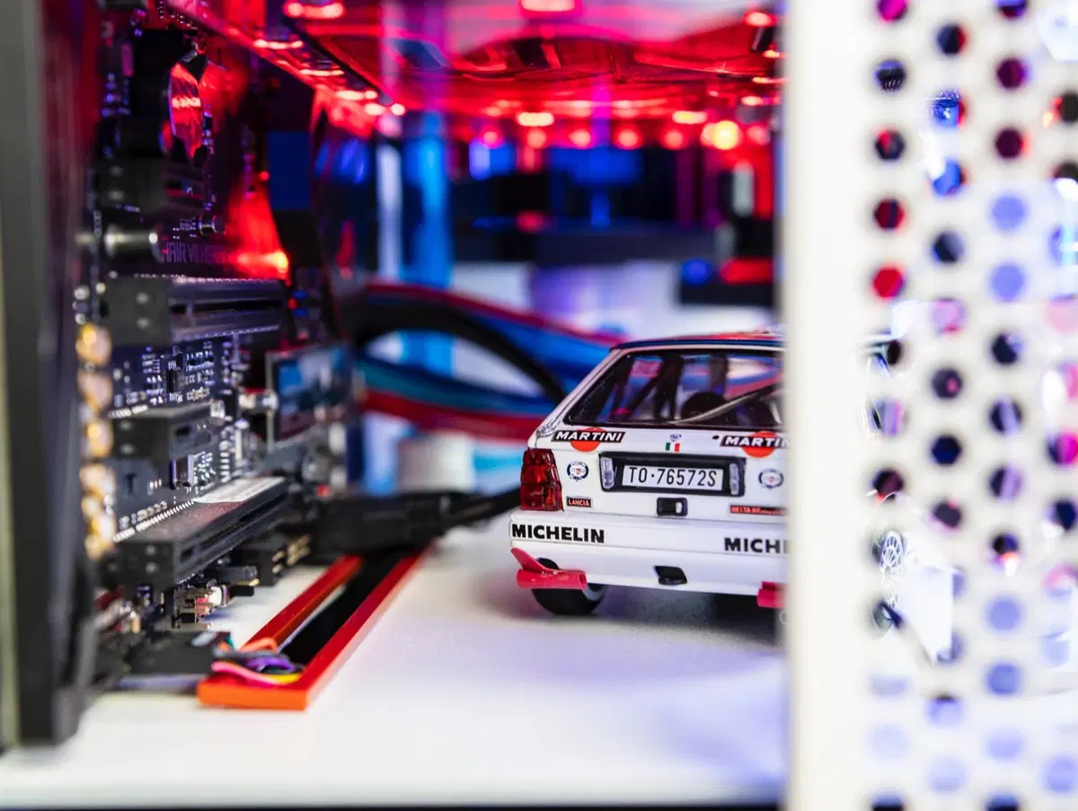 PC Ferrari e Lancia: due versioni speciali da corsa realizzate da SA Mod (6)
