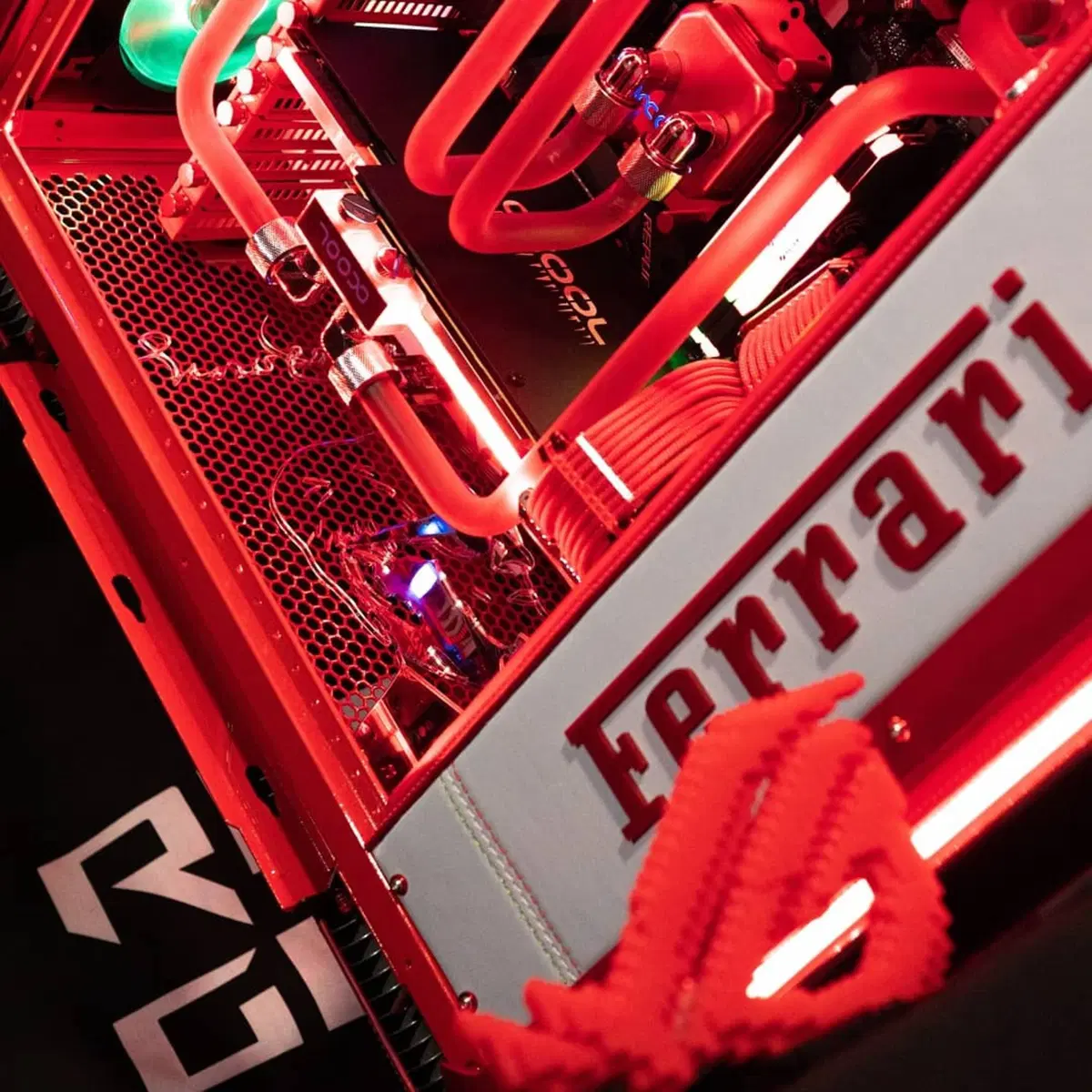 PC Ferrari e Lancia: due versioni speciali da corsa realizzate da SA Mod (4)