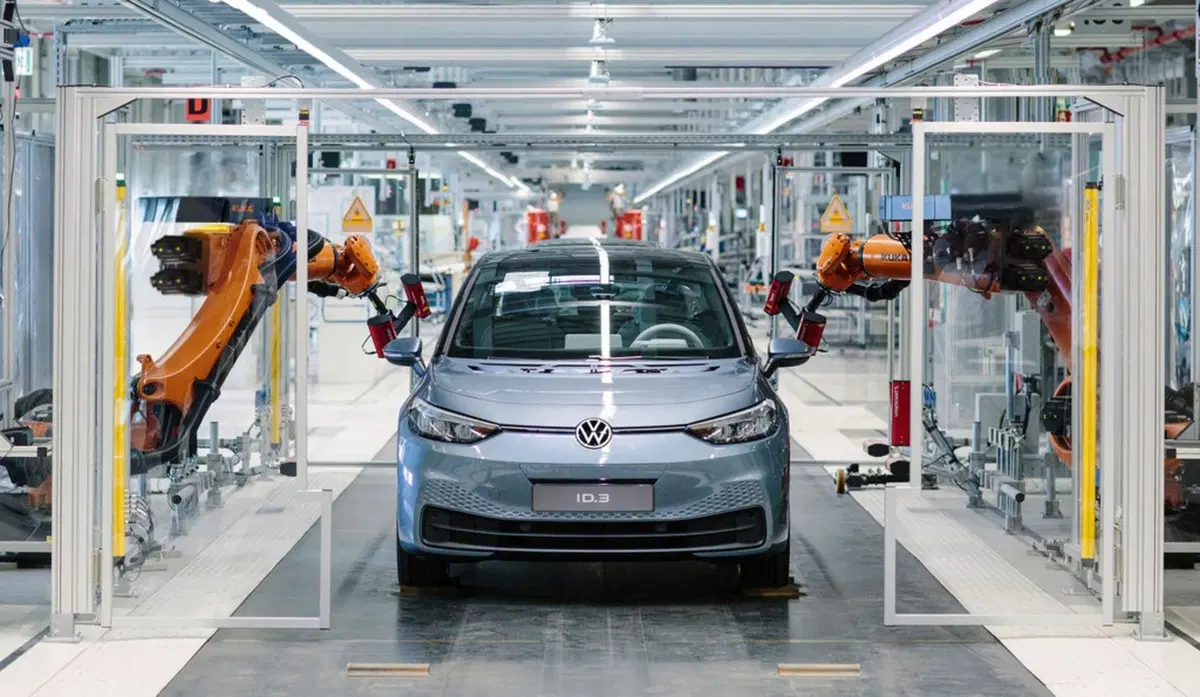 Volkswagen ID.3: Angela Merkel inaugura lo stabilimento di Zwickau (10)