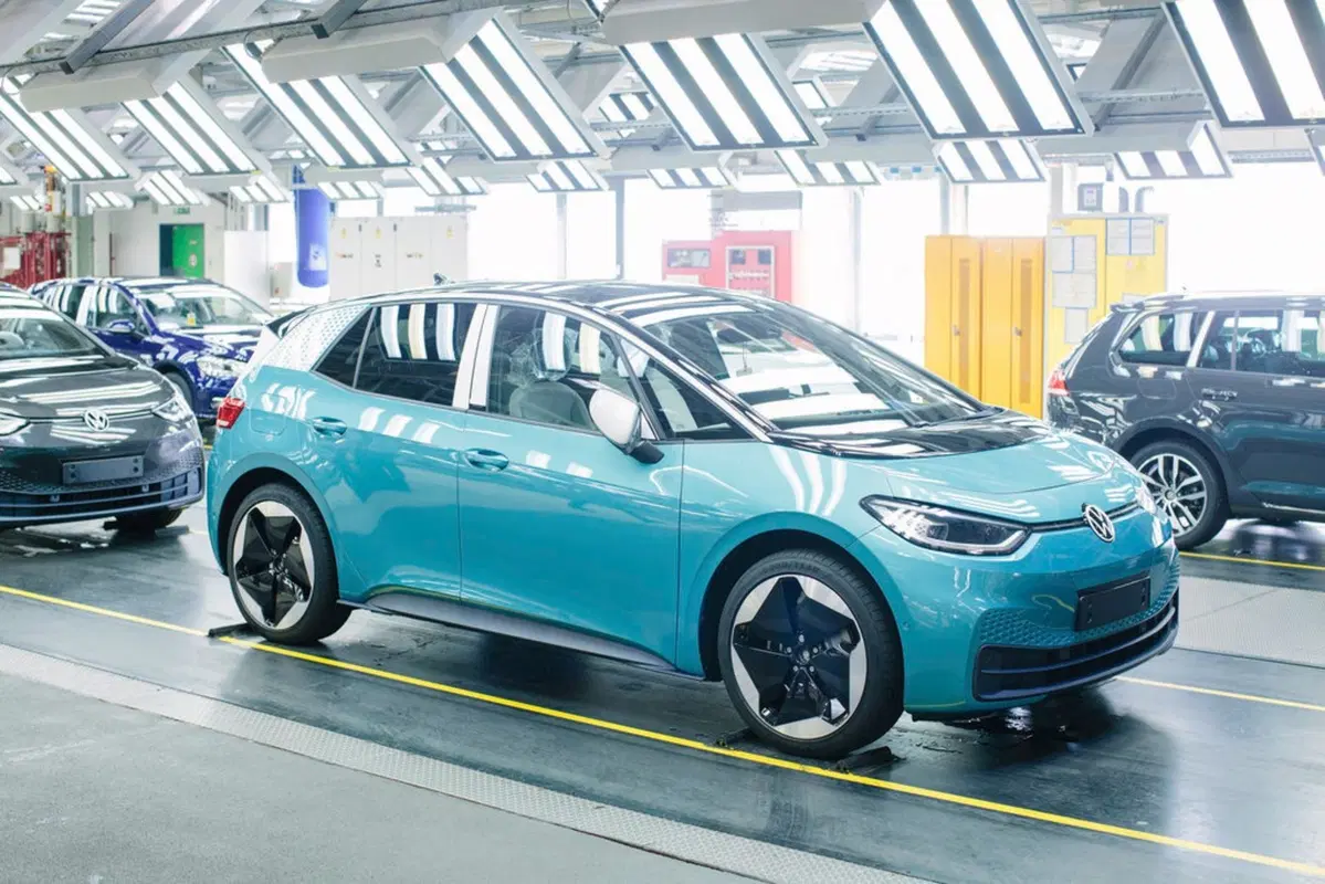 Volkswagen ID.3: Angela Merkel inaugura lo stabilimento di Zwickau (11)