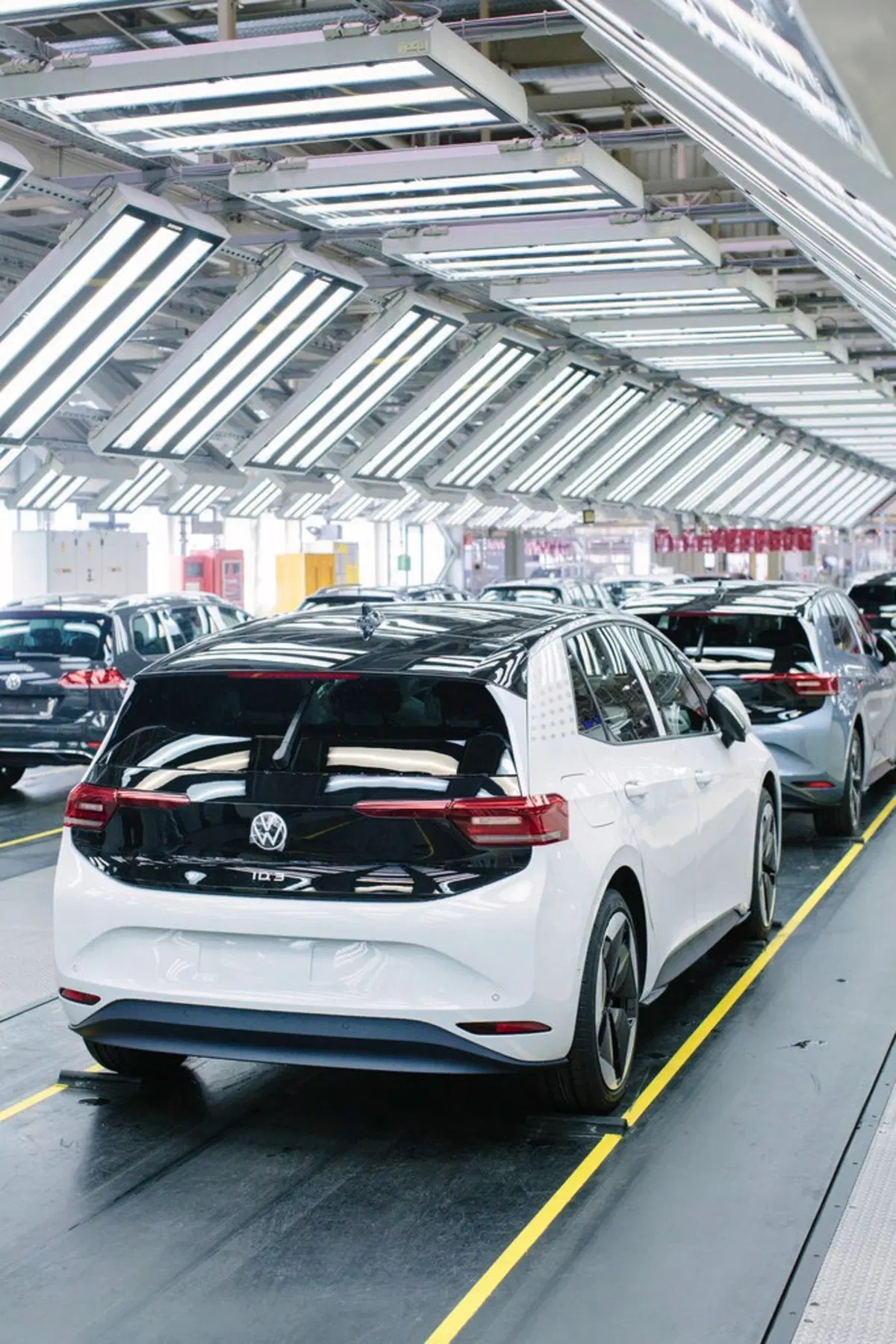 Volkswagen ID.3: Angela Merkel inaugura lo stabilimento di Zwickau (12)