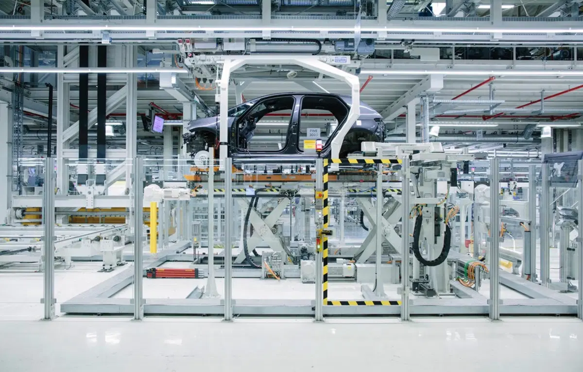 Volkswagen ID.3: Angela Merkel inaugura lo stabilimento di Zwickau (13)