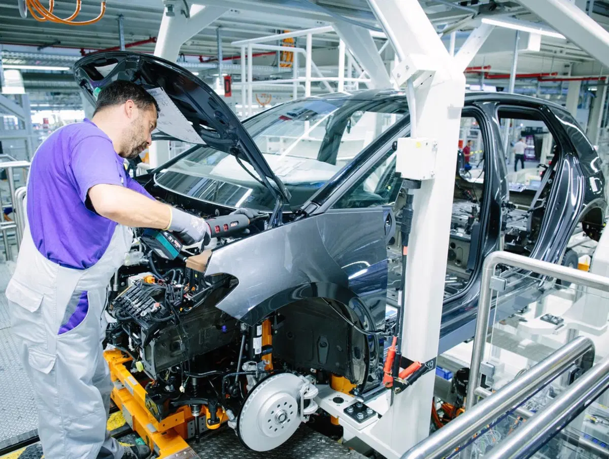 Volkswagen ID.3: Angela Merkel inaugura lo stabilimento di Zwickau (14)